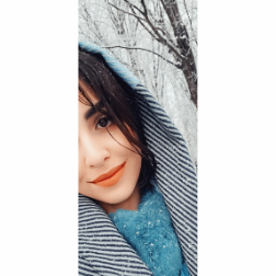 نگین عباسپور